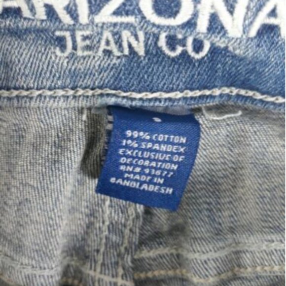 Arizona Bermuda Shorts Size 9 / W28" Cuffed Hem Girls Blue denim jeans shorts - Picture 8 of 8
